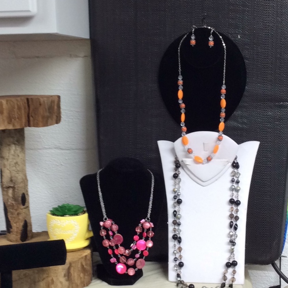necklaces orange‎ one has matching earrings 3 for 1